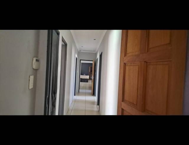 5 BEDROOM HOUSE FOR SALE IN LODEYKO